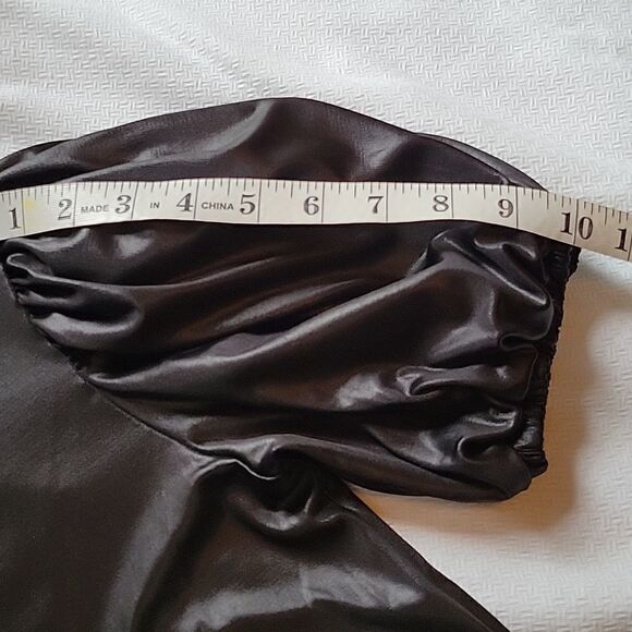 Express Black Puff Sleeve Blouse Top Small NWT - Picture 8 of 9